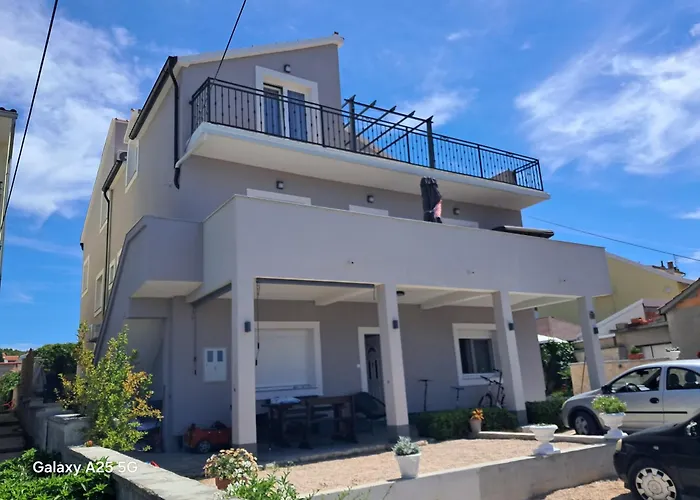 Apartments Tonci