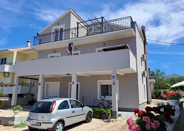 Apartments Tonci